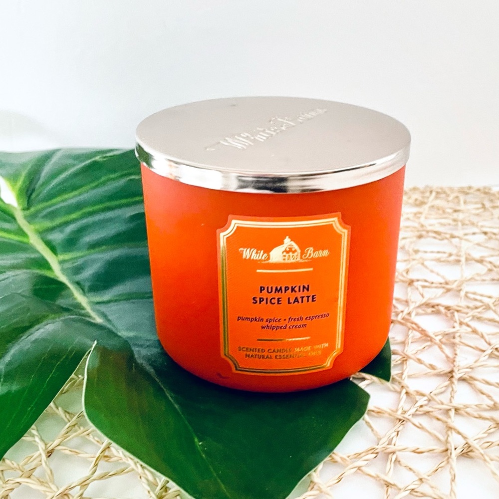 Bath & Body Works White Barn NWT 3-Wick Pumpkin Spice Latte candle essential oil